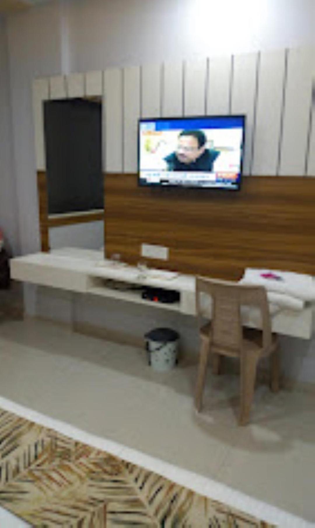 Hotel Krish , Somnath Ngoại thất bức ảnh